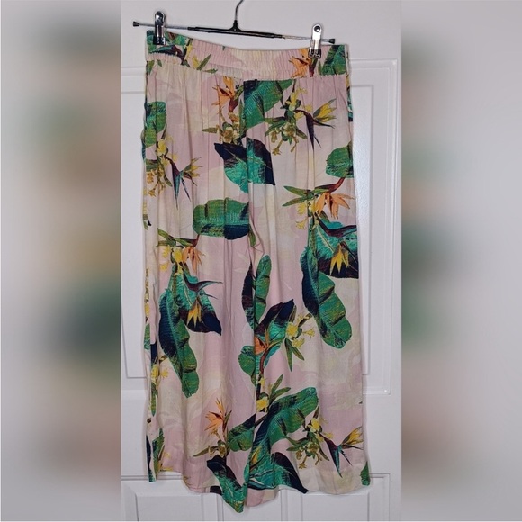 Jessica Simpson Tropical Print Wide-Leg Pants - Picture 2 of 6